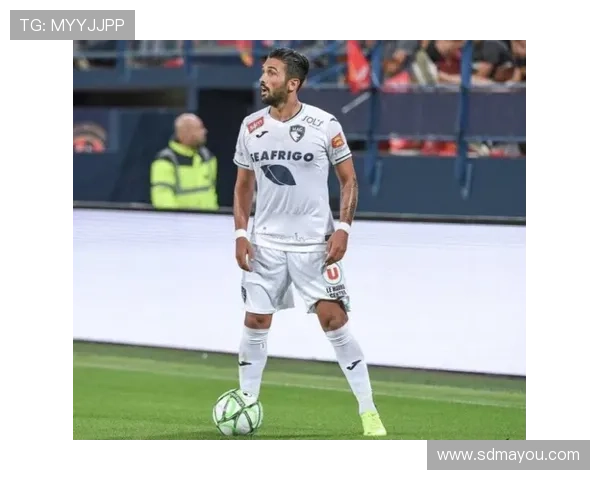 戴奇谈球队适应新战术期待胜利带来更多信心与动力