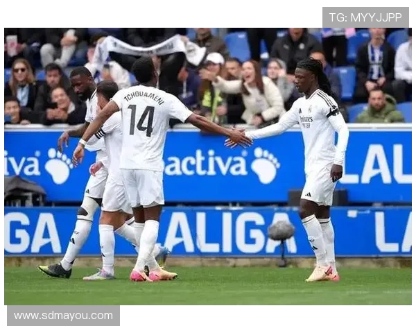 卡马文加或将转型左后卫应对法国中场竞争激烈局面